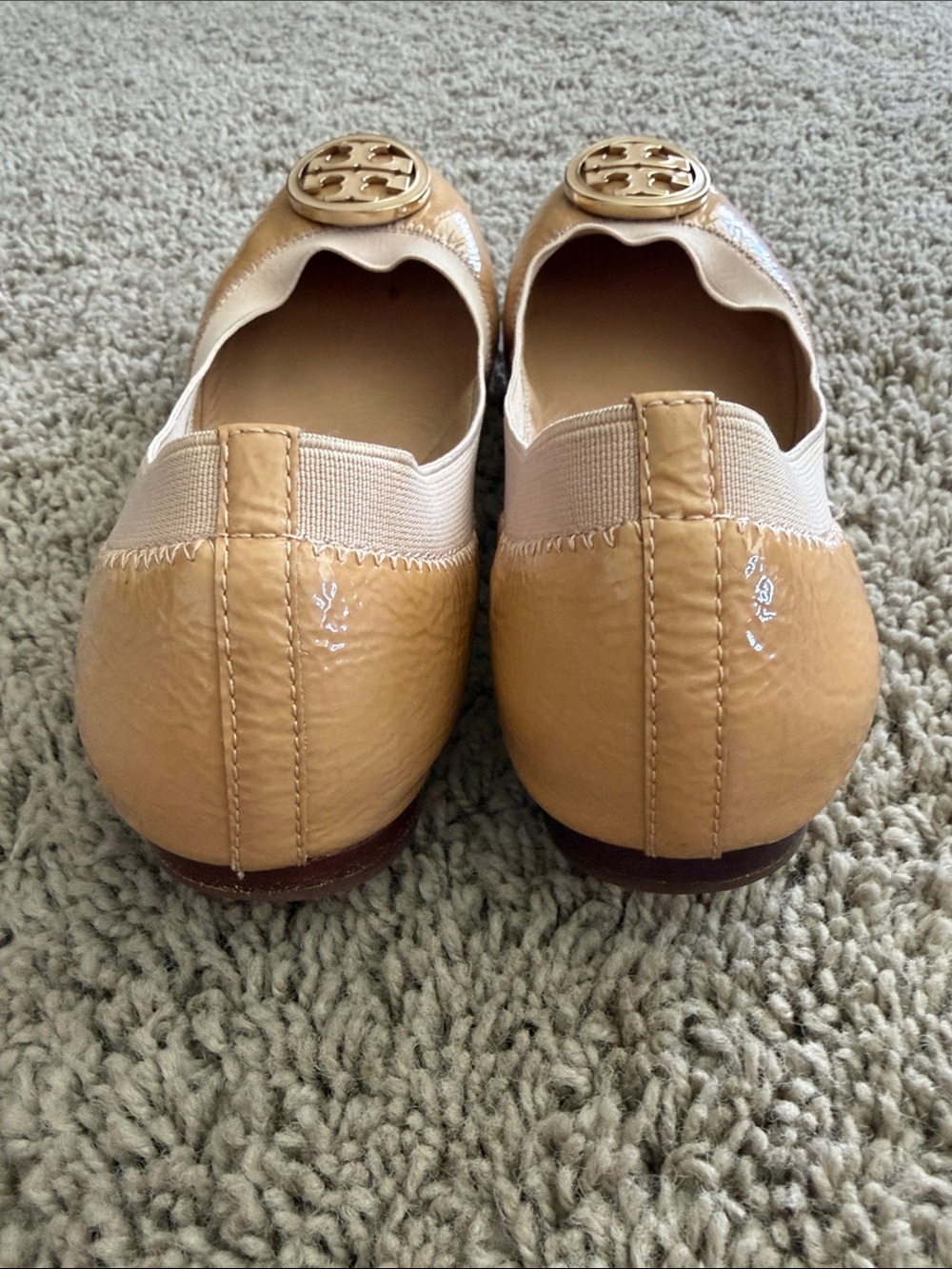 Tory Burch Caroline Patent Leather Ballerina Flats Shoes Nude Beige
Size 6.5M - Picture 5 of 9